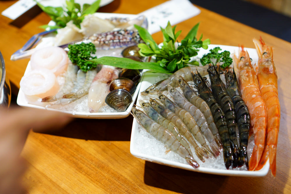 台北高檔活海鮮火鍋店│大釧鍋物 法國藍龍蝦雙人套餐│新鮮到完全不需要醬料│捷運南京復興站 台北高檔活海鮮火鍋店│大釧鍋物 法國藍龍蝦雙人套餐│新鮮到完全不需要醬料│捷運南京復興站