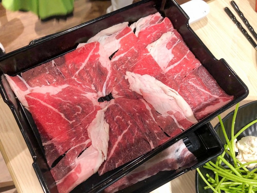 和牛涮值不值得去吃?和牛涮心得,王品集團新品牌:美國和牛、和牛握壽司吃到飽! 和牛涮值不值得去吃?和牛涮心得,王品集團新品牌:美國和牛、和牛握壽司吃到飽!