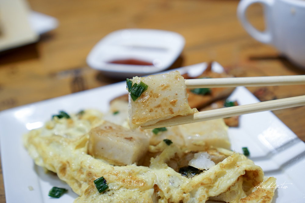 高三孝碳烤土司 麟光站店│姊吃得是校園的回憶!碳烤土司、脆皮菠蘿堡、家傳蘿蔔糕超美味! 高三孝碳烤土司 麟光站店│姊吃得是校園的回憶!碳烤土司、脆皮菠蘿堡、家傳蘿蔔糕超美味!