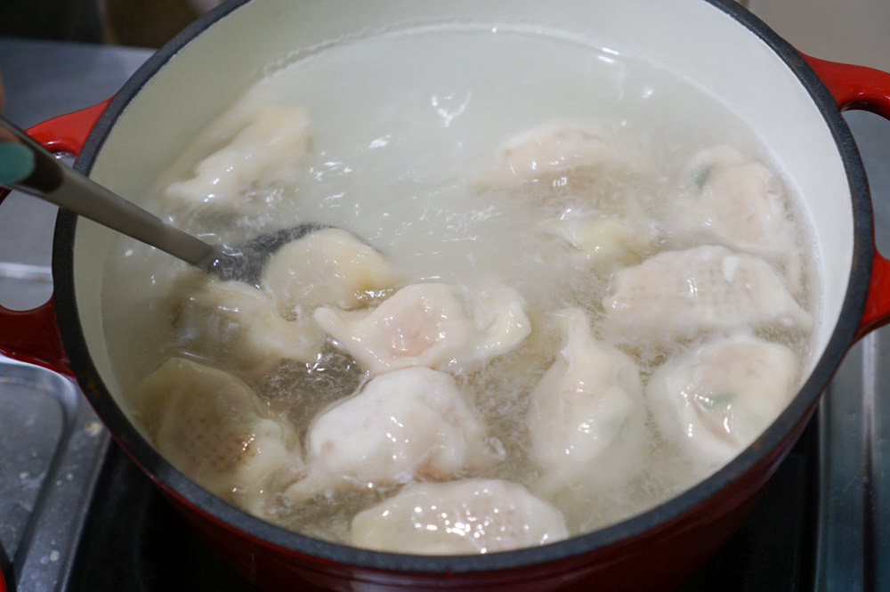 果貿吳媽家頂級干貝水餃│超大顆干貝蝦仁鮮嫩多汁│我終於吃到你了!!│初戀的滋味依舊美好│