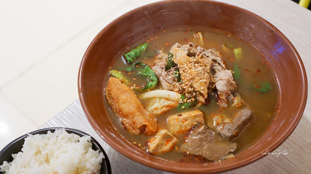 微風台北車站美食推薦│麻佬大川味麻辣燙：台版辛拉麵 + 麻辣鴨血豆腐好滑好嫩好好吃~