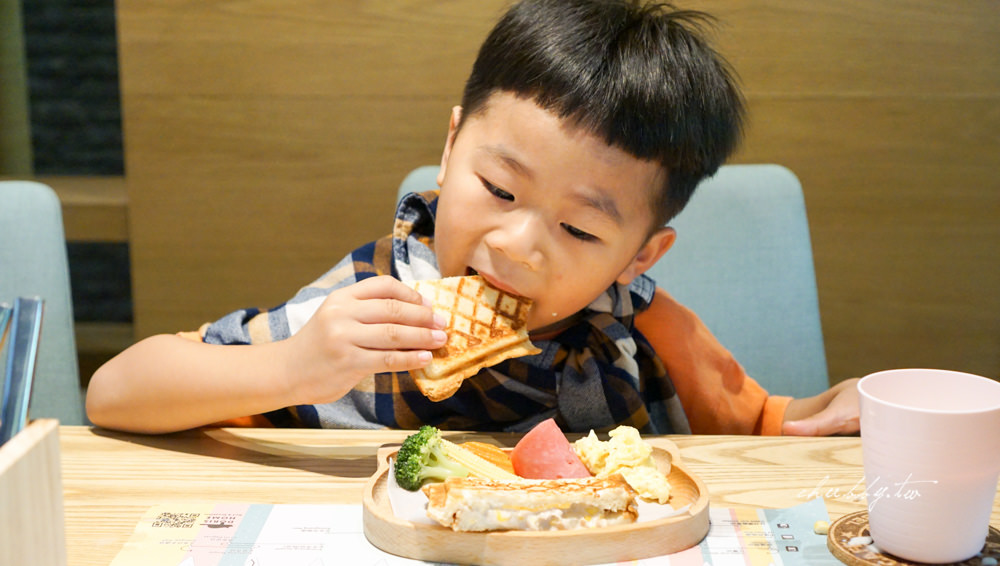 朵麗絲的家 DORIS HOME B&B│日月潭住宿推薦：友善寵物住宿的貓咪天地，親子住宿推薦！近水社碼頭