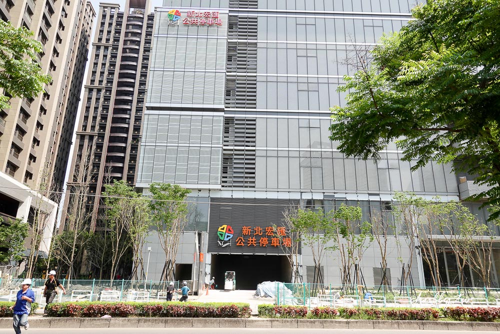 宏匯廣場開幕-新莊頂級購物中心│ 特色餐廳、樓層介紹、必買品牌，捷運新莊副都心必逛熱點