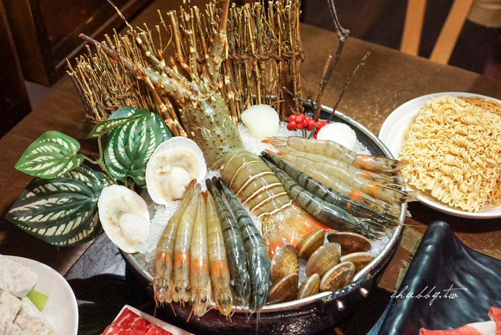 藝爐晏火鍋美術館，在美術館裡吃火鍋！汐止全新吃到飽火鍋藝術空間，網美風超好拍！
