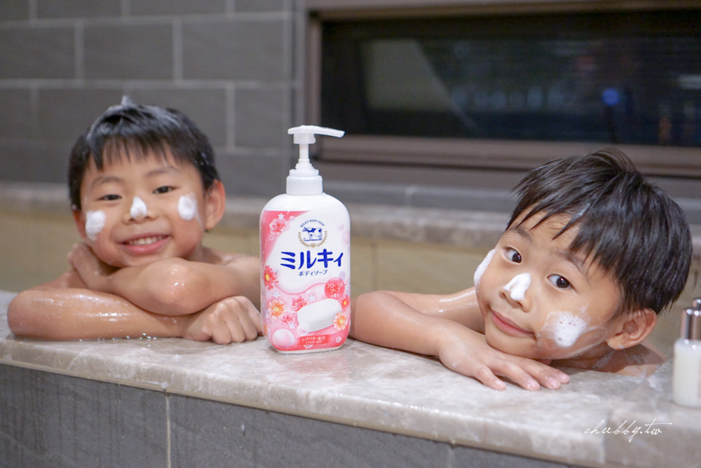 牛乳石鹼-Milky牛乳精華沐浴乳：把香皂變成沐浴乳！傳統香皂+乳油木果的進化版沐浴乳，一瓶搞定全家人！ @小胖盈的花椒人蔘