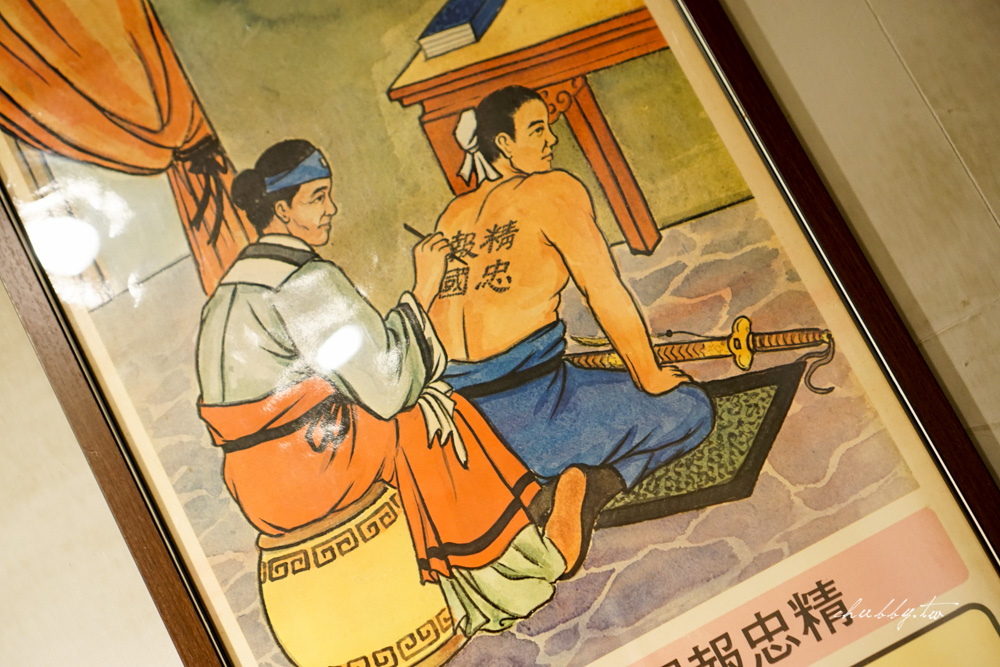 高三孝碳烤土司 麟光站店│姊吃得是校園的回憶！碳烤土司、脆皮菠蘿堡、家傳蘿蔔糕超美味！