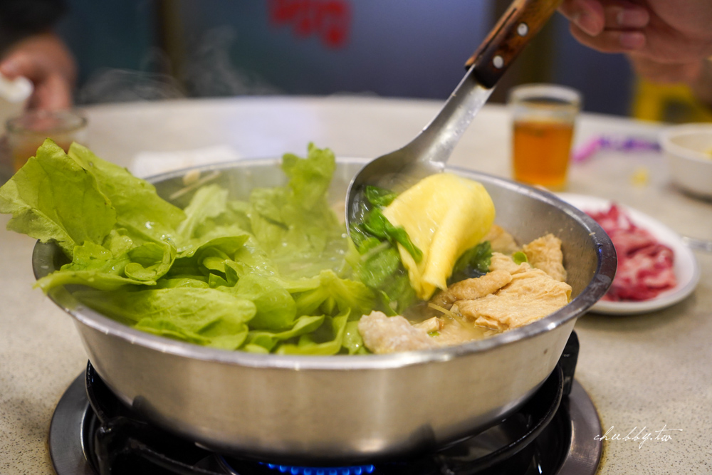 糊塗羊肉爐新海店:板橋羊肉爐推薦40年老店,使用國產溫體羊肉,帶皮羊肉皮燉軟嫩,羊油麵線香滑綿順! 糊塗羊肉爐新海店:板橋羊肉爐推薦40年老店,使用國產溫體羊肉,帶皮羊肉皮燉軟嫩,羊油麵線香滑綿順!