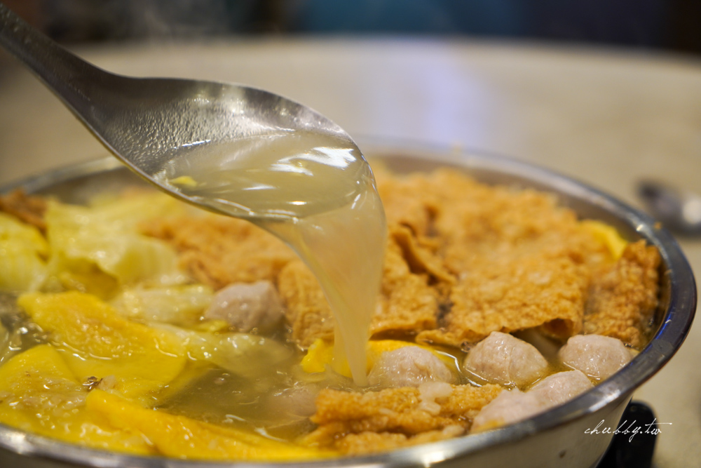 糊塗羊肉爐新海店:板橋羊肉爐推薦40年老店,使用國產溫體羊肉,帶皮羊肉皮燉軟嫩,羊油麵線香滑綿順! 糊塗羊肉爐新海店:板橋羊肉爐推薦40年老店,使用國產溫體羊肉,帶皮羊肉皮燉軟嫩,羊油麵線香滑綿順!