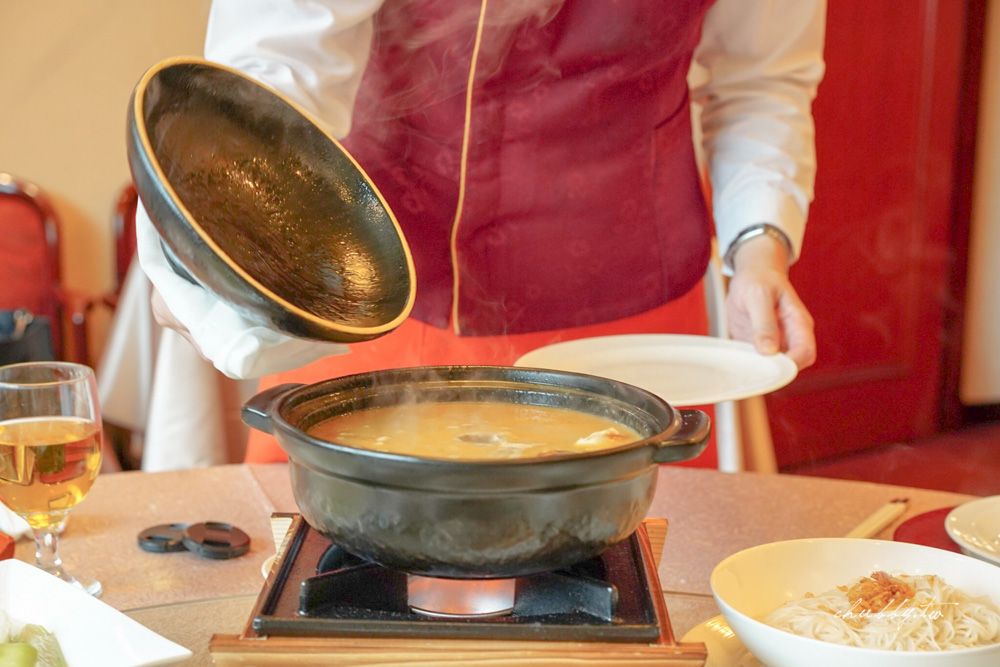福華飯店江南春餐廳 江南掛爐烤鴨一鴨四吃 老江浙菜功夫料理,年節聚餐最佳首選! 福華飯店江南春餐廳 江南掛爐烤鴨一鴨四吃 老江浙菜功夫料理,年節聚餐最佳首選!
