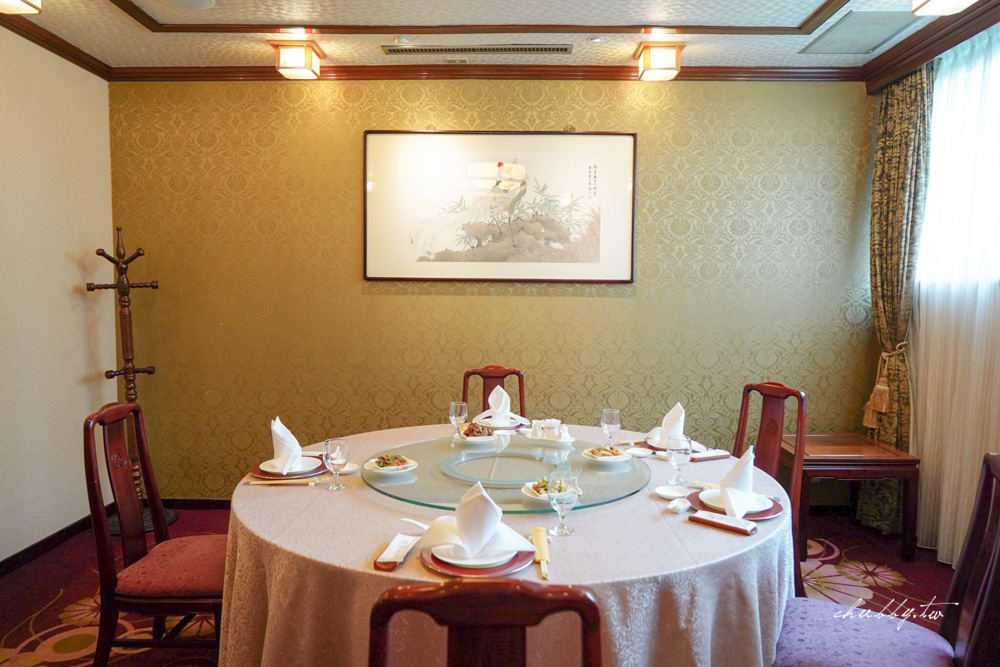 福華飯店江南春餐廳 江南掛爐烤鴨一鴨四吃 老江浙菜功夫料理,年節聚餐最佳首選! 福華飯店江南春餐廳 江南掛爐烤鴨一鴨四吃 老江浙菜功夫料理,年節聚餐最佳首選!