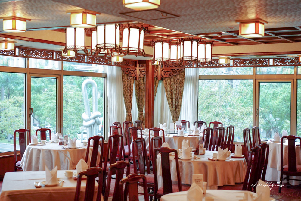 福華飯店江南春餐廳 江南掛爐烤鴨一鴨四吃 老江浙菜功夫料理,年節聚餐最佳首選! 福華飯店江南春餐廳 江南掛爐烤鴨一鴨四吃 老江浙菜功夫料理,年節聚餐最佳首選!