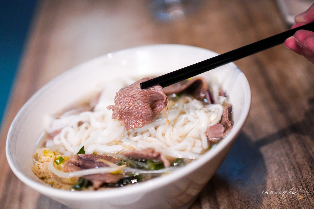 【中和美食】梅姐牛肉河粉：越南華僑開店、在地人才知道超道地越南料理，清燉牛肉河粉、紅燒牛腩必點