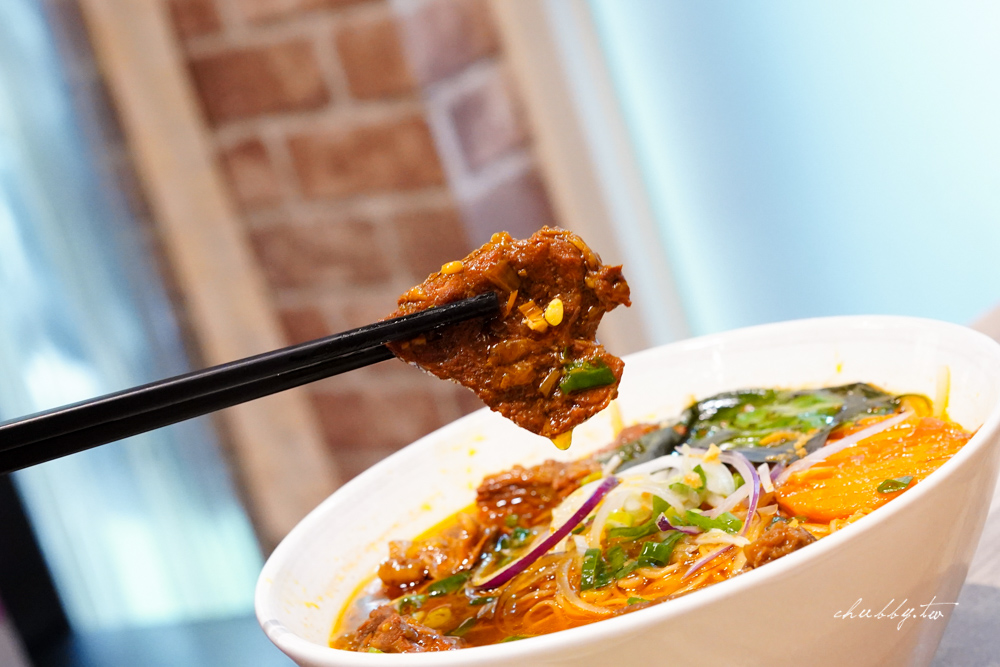 【中和美食】梅姐牛肉河粉：越南華僑開店、在地人才知道超道地越南料理，清燉牛肉河粉、紅燒牛腩必點