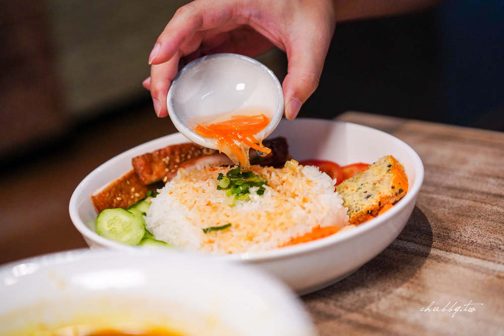 【中和美食】梅姐牛肉河粉：越南華僑開店、在地人才知道超道地越南料理，清燉牛肉河粉、紅燒牛腩必點