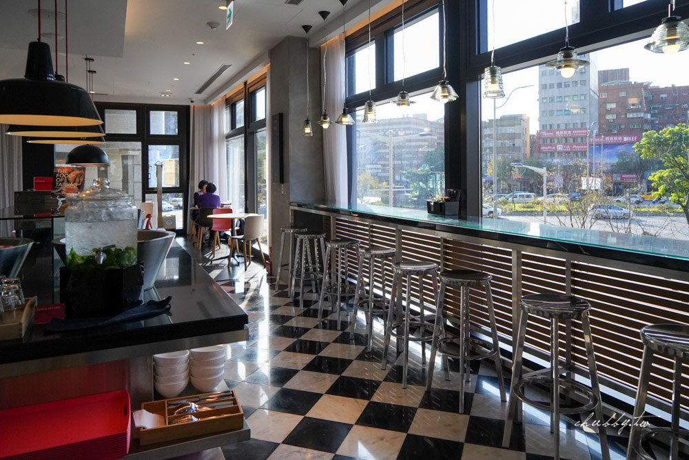 台北北門世民酒店citizenM：超完美高空景觀、平價台北車站住宿推薦