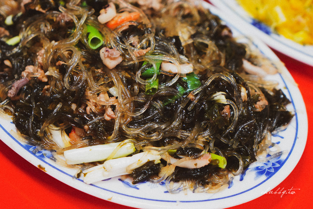 澎湖小門海鮮餐廳推薦：澎湖阿挺海鮮，40年老店，澎湖鯨魚洞、小門必吃小管麵線，最推薦的澎湖好吃小管麵線