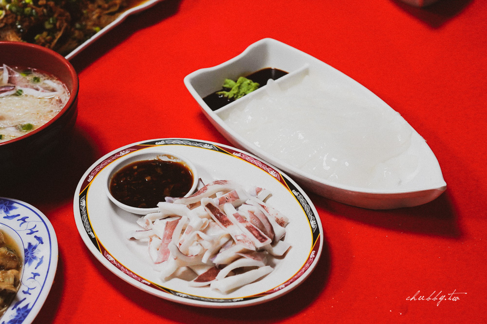 澎湖小門海鮮餐廳推薦：澎湖阿挺海鮮，40年老店，澎湖鯨魚洞、小門必吃小管麵線，最推薦的澎湖好吃小管麵線