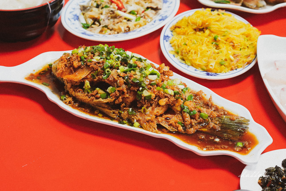 澎湖小門海鮮餐廳推薦：澎湖阿挺海鮮，40年老店，澎湖鯨魚洞、小門必吃小管麵線，最推薦的澎湖好吃小管麵線