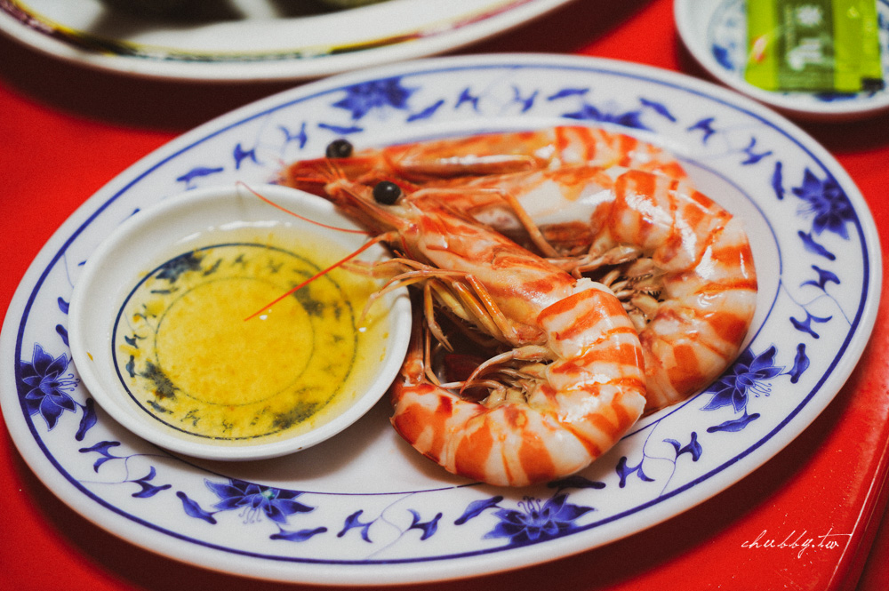 澎湖小門海鮮餐廳推薦：澎湖阿挺海鮮，40年老店，澎湖鯨魚洞、小門必吃小管麵線，最推薦的澎湖好吃小管麵線