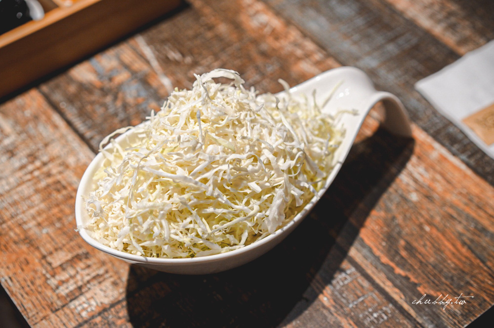 澎湖沐一豬排，澎湖超道地日式炸豬排，越光米/味噌湯/高麗菜絲無限量供應，澎湖美食推薦