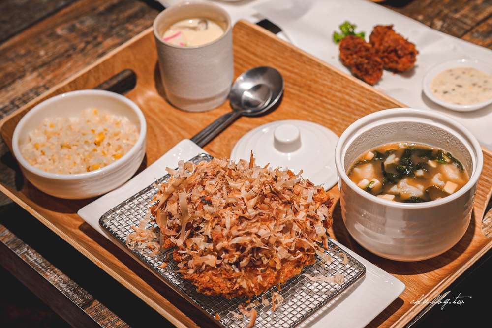 澎湖沐一豬排，澎湖超道地日式炸豬排，越光米/味噌湯/高麗菜絲無限量供應，澎湖美食推薦