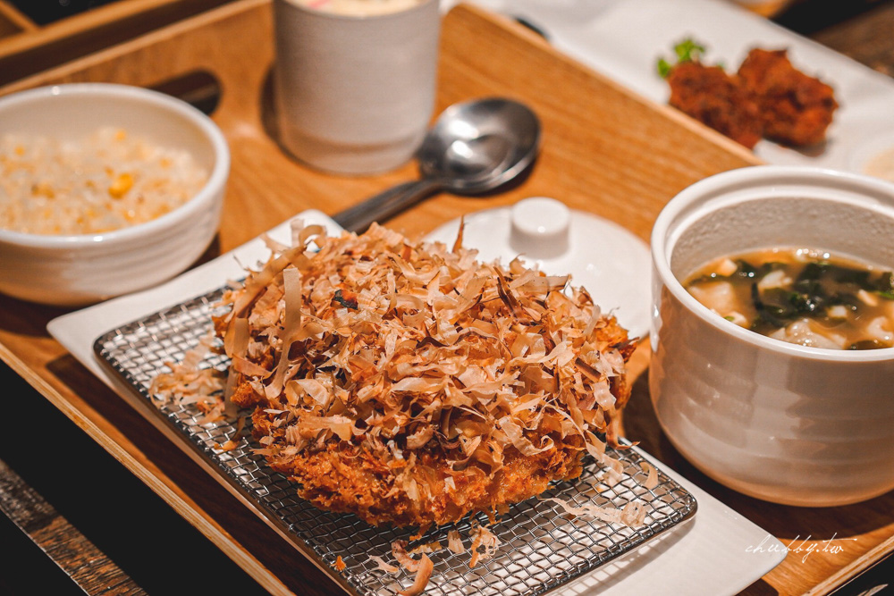 澎湖沐一豬排，澎湖超道地日式炸豬排，越光米/味噌湯/高麗菜絲無限量供應，澎湖美食推薦