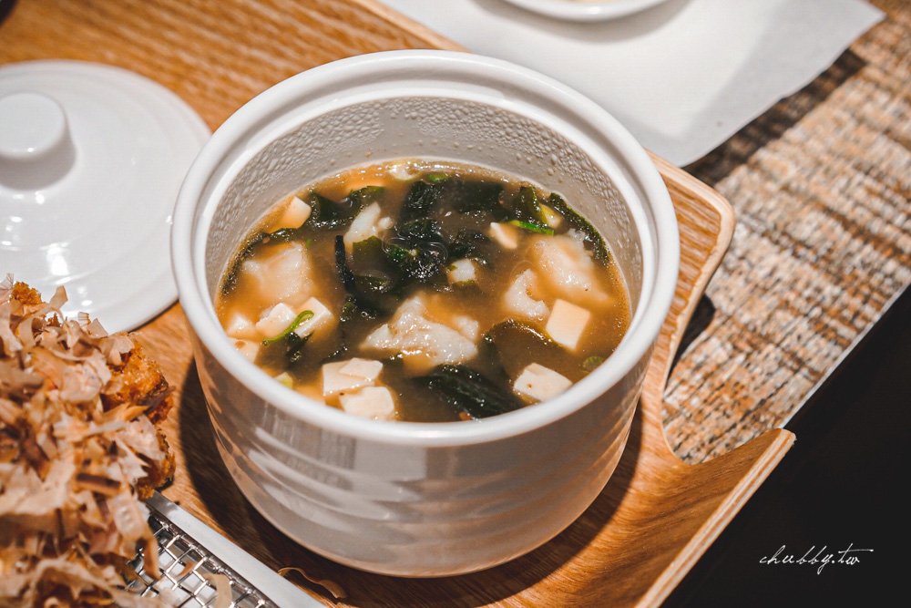 澎湖沐一豬排，澎湖超道地日式炸豬排，越光米/味噌湯/高麗菜絲無限量供應，澎湖美食推薦