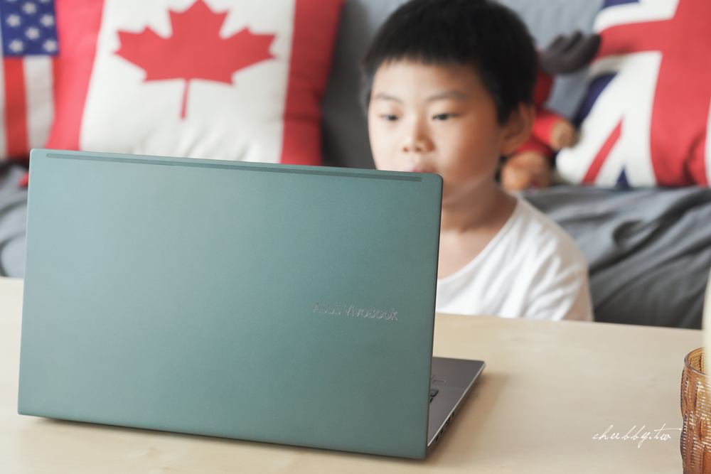 兒童筆電怎麼挑？有護眼認證的ASUS VivoBook S14使用心得 @小胖盈的花椒人蔘