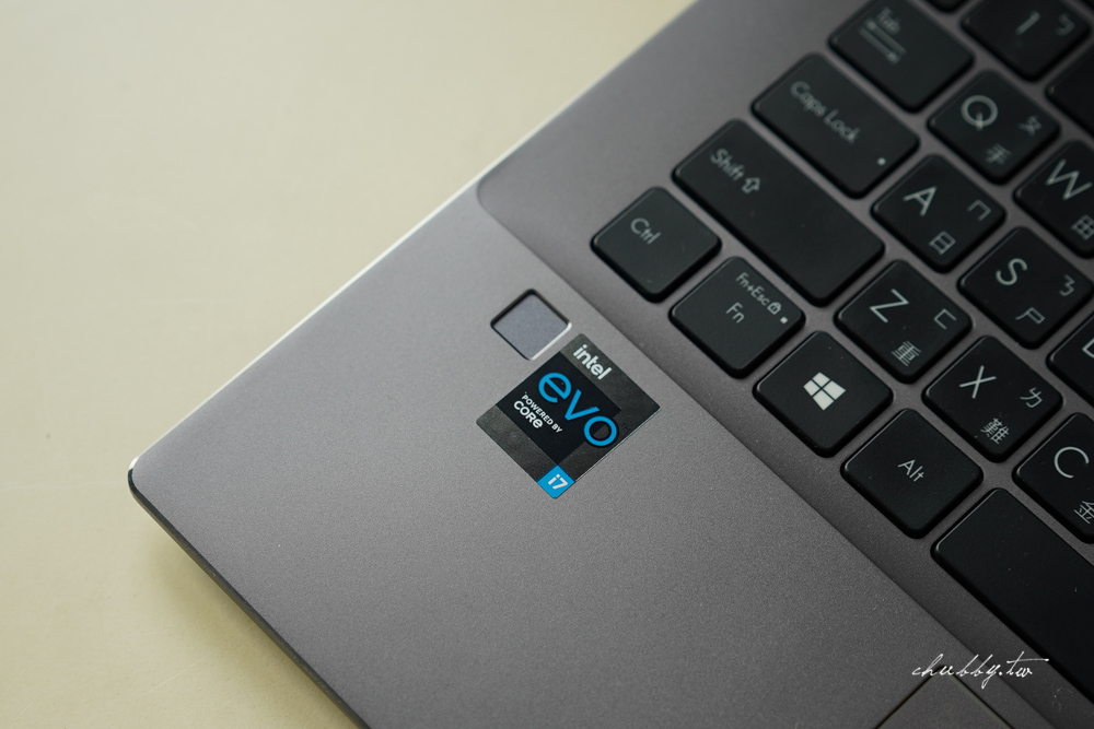 兒童筆電怎麼挑?有護眼認證的ASUS VivoBook S14使用心得 兒童筆電怎麼挑?有護眼認證的ASUS VivoBook S14使用心得