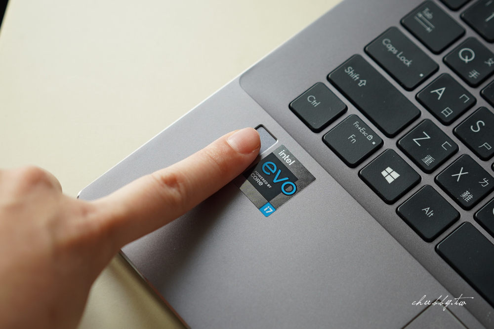 兒童筆電怎麼挑?有護眼認證的ASUS VivoBook S14使用心得 兒童筆電怎麼挑?有護眼認證的ASUS VivoBook S14使用心得