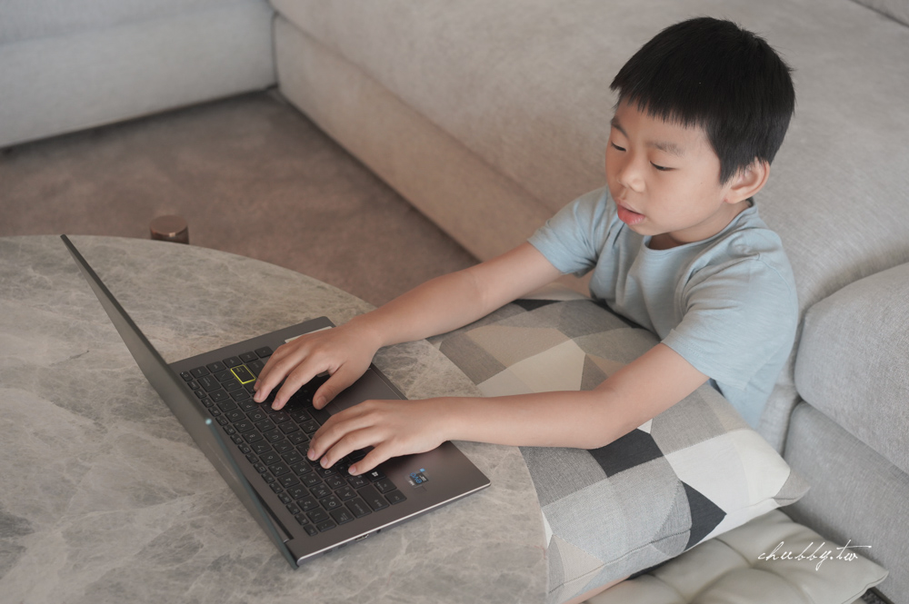 兒童筆電怎麼挑?有護眼認證的ASUS VivoBook S14使用心得 兒童筆電怎麼挑?有護眼認證的ASUS VivoBook S14使用心得