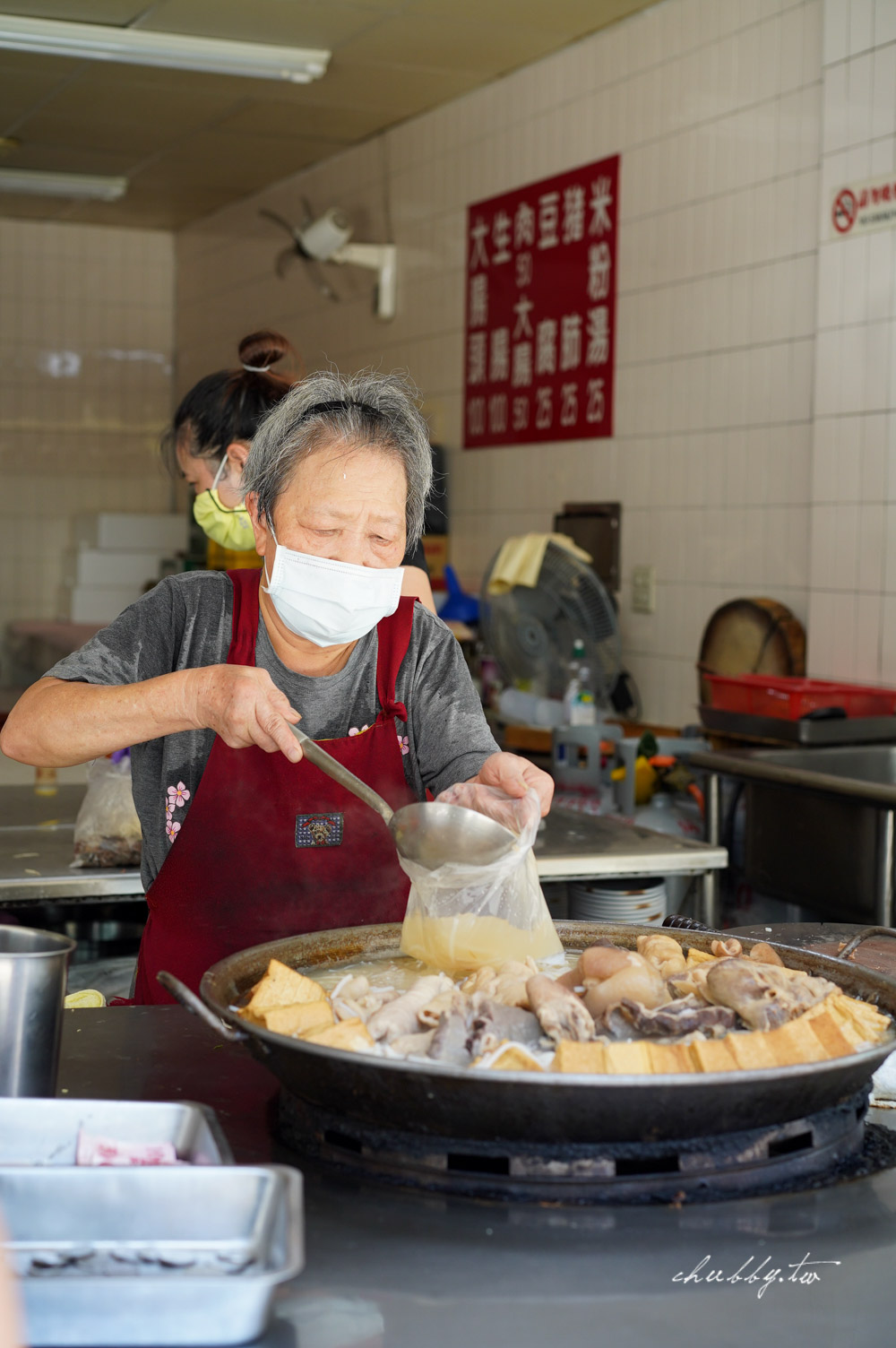 獅頭山、碧潭一日遊！新店光明街美食、河岸漫步、獅頭山步道，親子約會一日遊規劃