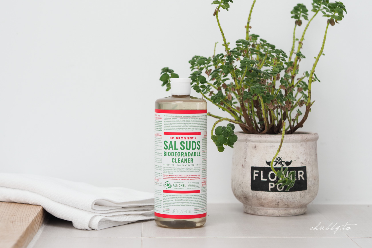 每秒賣出2.2瓶的美國Dr.Bronner’s布朗博士,敏感肌也適合!明星商品18in1潔膚露、家務萬用清潔劑、噴霧乾洗手開箱心得與年前補貨團 每秒賣出2.2瓶的美國Dr.Bronner’s布朗博士,敏感肌也適合!明星商品18in1潔膚露、家務萬用清潔劑、噴霧乾洗手開箱心得與年前補貨團