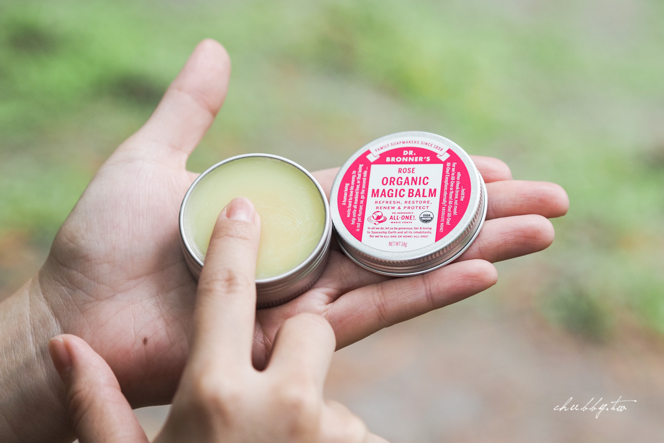 每秒賣出2.2瓶的美國Dr.Bronner’s布朗博士,敏感肌也適合!明星商品18in1潔膚露、家務萬用清潔劑、噴霧乾洗手開箱心得與年前補貨團 每秒賣出2.2瓶的美國Dr.Bronner’s布朗博士,敏感肌也適合!明星商品18in1潔膚露、家務萬用清潔劑、噴霧乾洗手開箱心得與年前補貨團