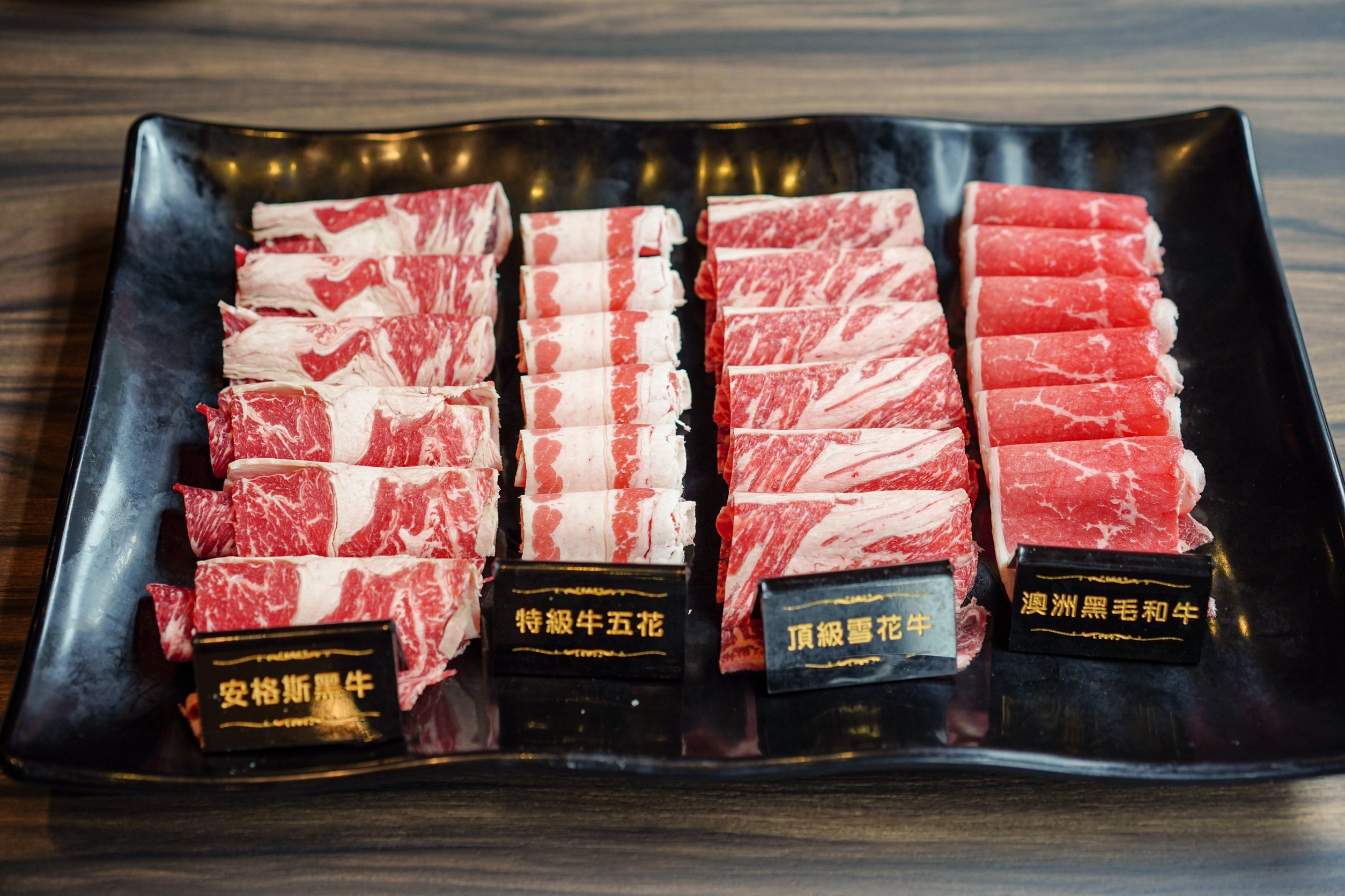 信義美食-辛巴適麻辣鍋吃到飽台北1號店! 台北麻辣火鍋吃到飽,哈根達斯無限供應,草莓也讓你吃到飽! 信義美食-辛巴適麻辣鍋吃到飽台北1號店! 台北麻辣火鍋吃到飽,哈根達斯無限供應,草莓也讓你吃到飽!