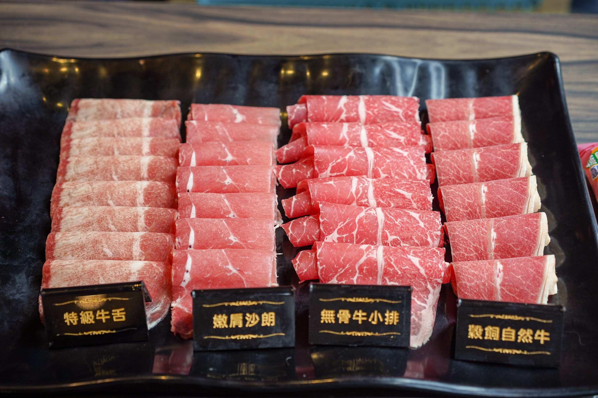 信義美食-辛巴適麻辣鍋吃到飽台北1號店! 台北麻辣火鍋吃到飽,哈根達斯無限供應,草莓也讓你吃到飽! 信義美食-辛巴適麻辣鍋吃到飽台北1號店! 台北麻辣火鍋吃到飽,哈根達斯無限供應,草莓也讓你吃到飽!