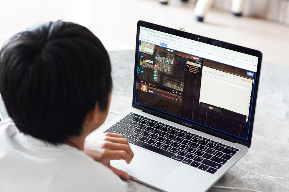 玩遊戲學打程式，愛上程式語言原來這麼容易！：雙寶實測分享，美國遊戲程式學習平台CodeCombat