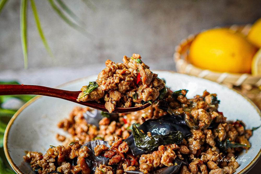 NARA Thai Cuisine推出『泰式年菜外帶』！8菜1湯擺滿桌，除夕限定泰菜，經典泰式料理份量加倍真的泰有福！