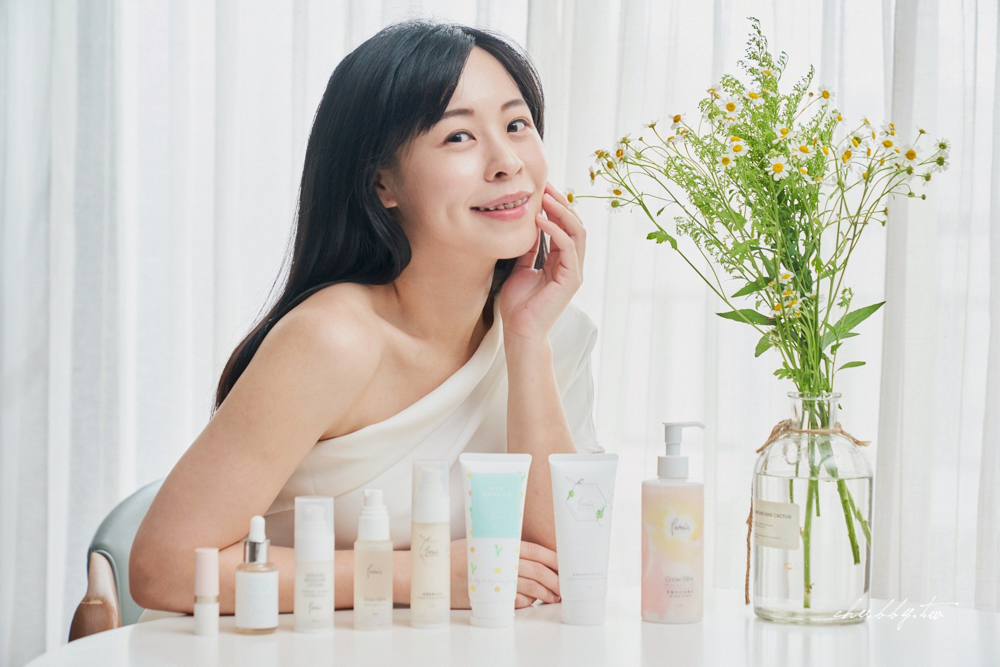 傳說中的『神蜜』來了！乾皮沙漠肌必學的高效補水、春夏愛用保養品推薦：Pattis專業保養，我的精簡護膚守則，35歲素顏也能水嫩通透