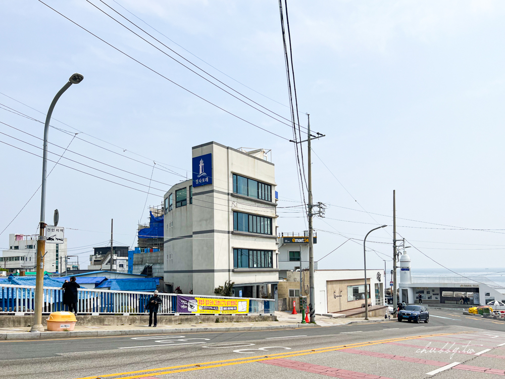 釜山│青沙浦 屋頂咖啡廳推薦!青沙森林 Cheongsa Foret Cafe(청사포레),絕美海景咖啡廳,遠眺紅白燈塔和膠囊列車,可頌鬆餅超好吃! 釜山│青沙浦 屋頂咖啡廳推薦!青沙森林 Cheongsa Foret Cafe(청사포레),絕美海景咖啡廳,遠眺紅白燈塔和膠囊列車,可頌鬆餅超好吃!