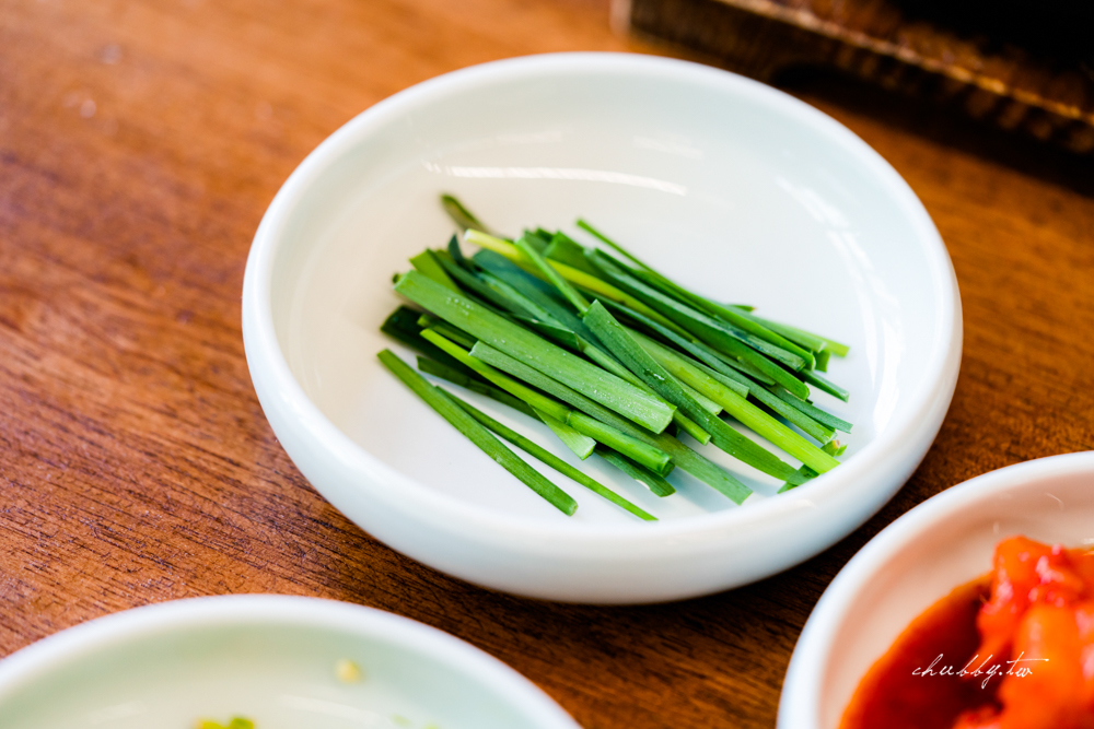 釜山美食推薦:極東豬肉湯飯(극동돼지국밥),傳承三代老牌名店,順遊膠囊列車最完美的豬肉湯飯! 釜山美食推薦:極東豬肉湯飯(극동돼지국밥),傳承三代老牌名店,順遊膠囊列車最完美的豬肉湯飯!