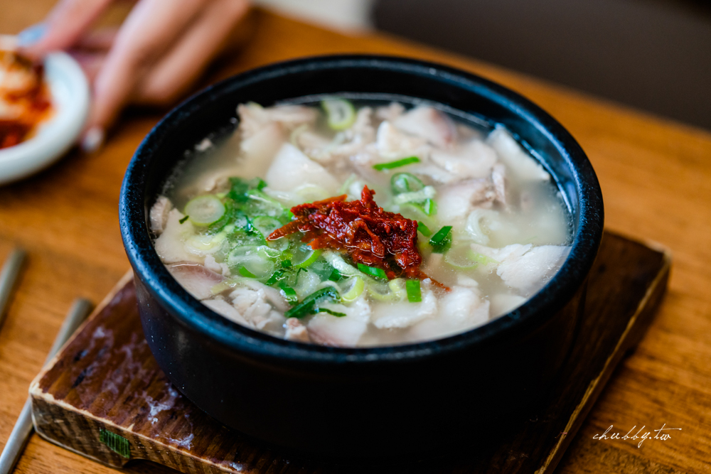 釜山美食推薦:極東豬肉湯飯(극동돼지국밥),傳承三代老牌名店,順遊膠囊列車最完美的豬肉湯飯! 釜山美食推薦:極東豬肉湯飯(극동돼지국밥),傳承三代老牌名店,順遊膠囊列車最完美的豬肉湯飯!