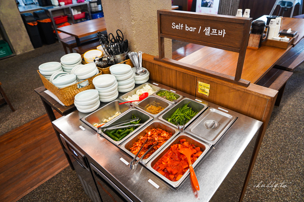 釜山美食推薦:極東豬肉湯飯(극동돼지국밥),傳承三代老牌名店,順遊膠囊列車最完美的豬肉湯飯! 釜山美食推薦:極東豬肉湯飯(극동돼지국밥),傳承三代老牌名店,順遊膠囊列車最完美的豬肉湯飯!