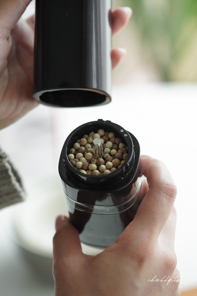 秋日暖心簡單食譜【胡椒雞湯烏龍麵】同場開箱德國雙人ZWILLING ENFINIGY電動研磨器 秋日暖心簡單食譜【胡椒雞湯烏龍麵】同場開箱德國雙人ZWILLING ENFINIGY電動研磨器