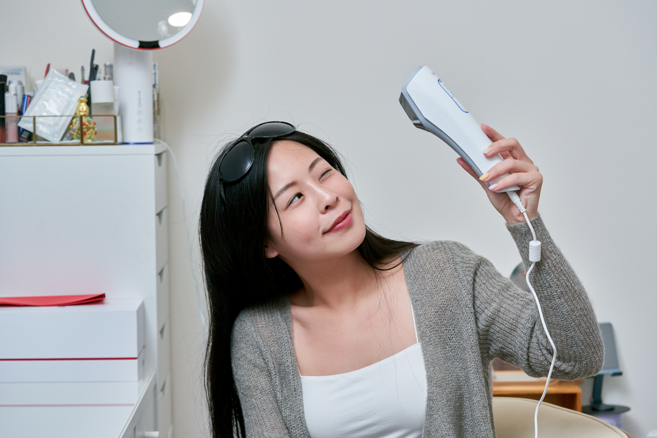 【開箱】Ulike超光炮美容儀實測心得：改善暗沉、痘疤、提亮膚色，宅家保養新武器！
