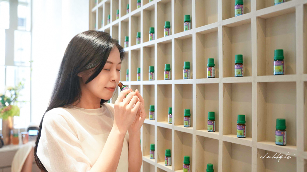 Tp&b天然有機精油芳療SPA 精油牆與植物香氣展示