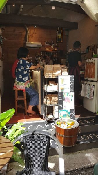 │2017沖繩自由行-Day4│上集: café street牧志市場秘境美味早餐│沖繩世界文化王國、玉泉洞│國際通小店 海想‧鯨店kaisou