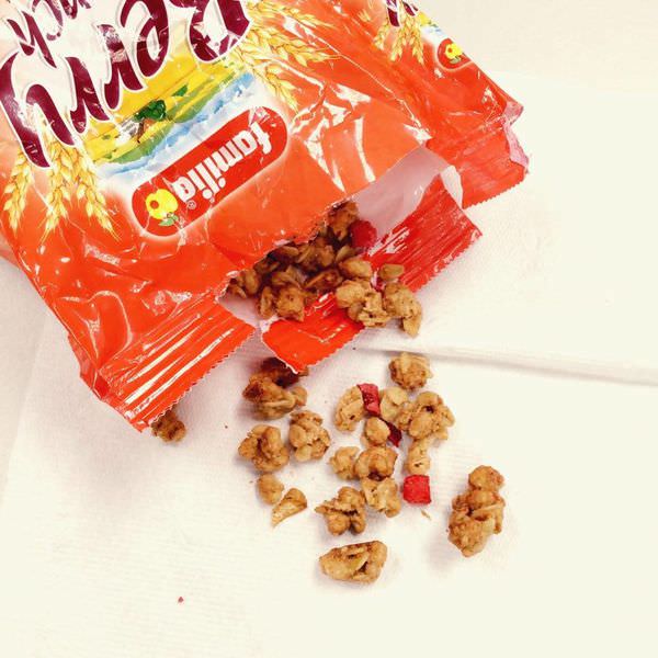 【食】瑞士全家Familia草莓綜合穀物早餐麥片Berry Crunch:終於知道缺貨的原因!